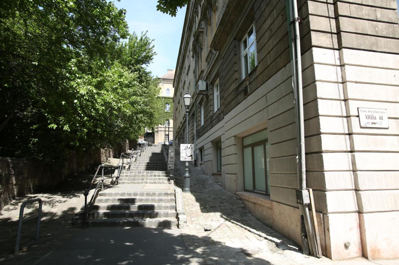 Castle Courtyard Hideaway Διαμέρισμα Βουδαπέστη Εξωτερικό φωτογραφία