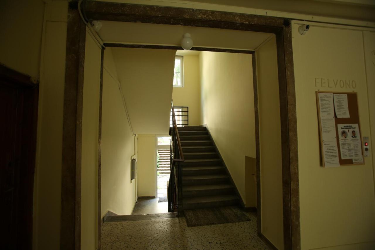 Castle Courtyard Hideaway Διαμέρισμα Βουδαπέστη Εξωτερικό φωτογραφία
